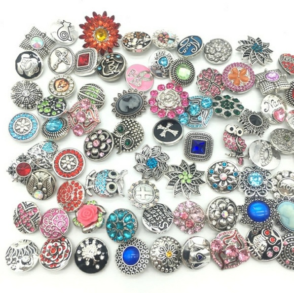 4 FREE SNAP BUTTONS WITH PENDANT - Picture 2 of 2